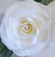 Load image into Gallery viewer, Large Flower Soap