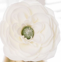 Load image into Gallery viewer, Large Flower Soap
