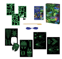 Load image into Gallery viewer, Totally Creepy Crawly 3D Scratch Art Set