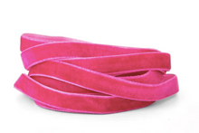 Load image into Gallery viewer, Velvet Shoelaces