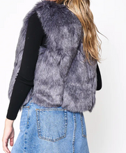 Load image into Gallery viewer, Faux Fur Cropped Vest
