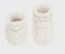 Load image into Gallery viewer, Cream Knit Booties
