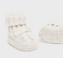 Load image into Gallery viewer, Cream Knit Booties
