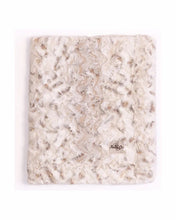 Load image into Gallery viewer, Keiki Co baby blanket - Snowy Owl

