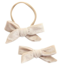 Load image into Gallery viewer, Velvet Bow Headband
