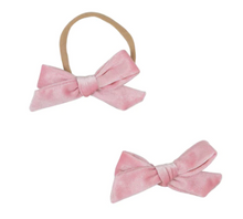 Load image into Gallery viewer, Velvet Bow Headband
